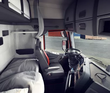 couchette inférieure et rangements_0.jpg